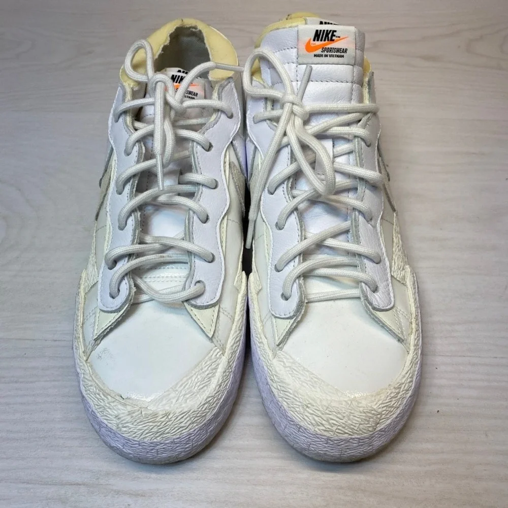 Nike Mens 10 Blazer Low Sacai White Patent Leather DM6443-100 Sneaker Streetwear